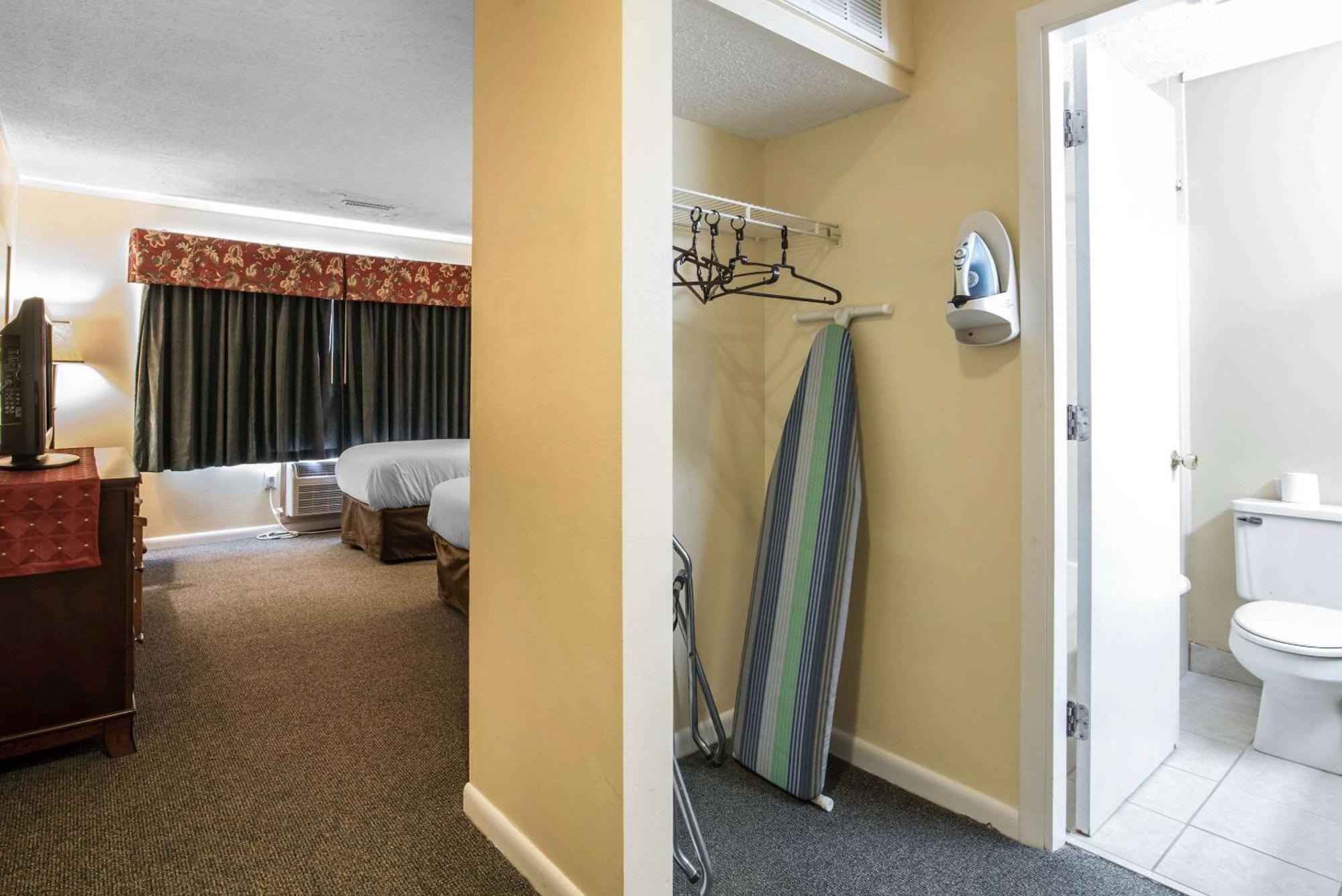 Tiltonlodge Inn & Suites Kültér fotó