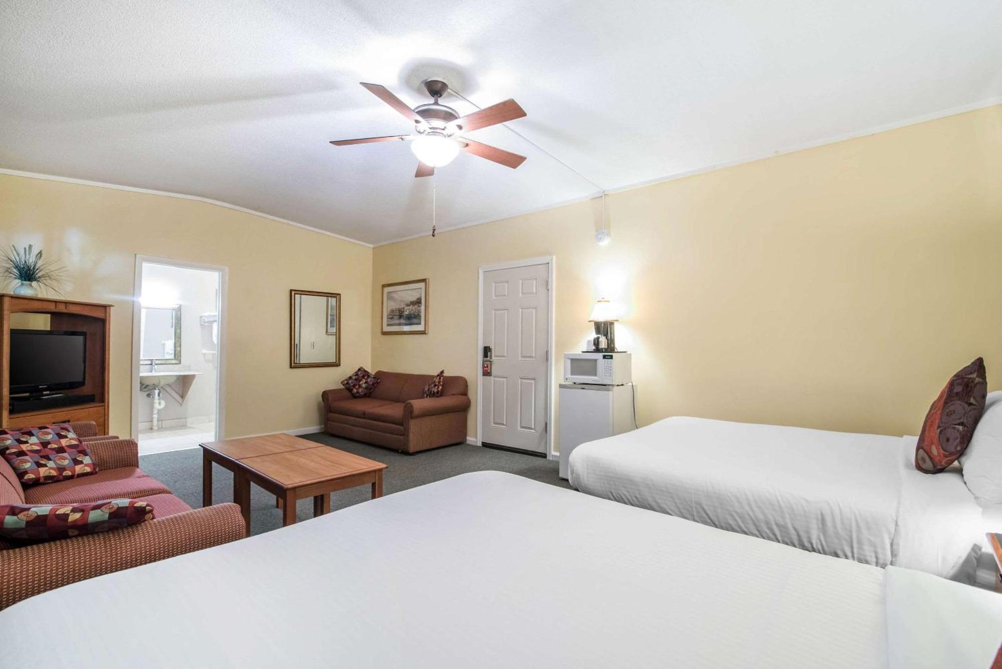 Tiltonlodge Inn & Suites Kültér fotó